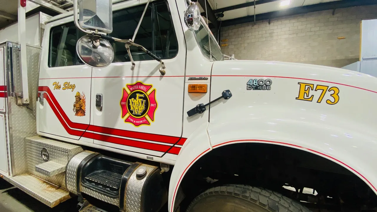 Water Wheel Fire Engine E73