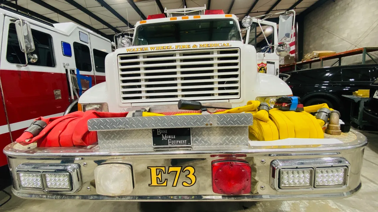 Water Wheel Fire Engine E73 Front